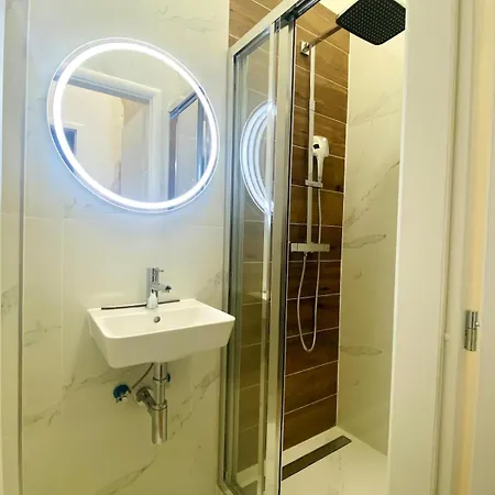 Apartment Private Close To Red Subway Pankrac *