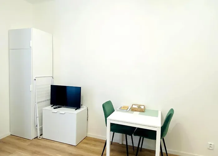 Апартаменты Private Close To Red Subway Pankrac Прага